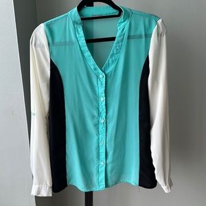☀️BOGO Item Teal Black and White Charlotte Russe Button Down Top☀️